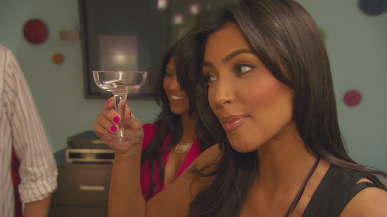 Kourtney & Kim Take Miami