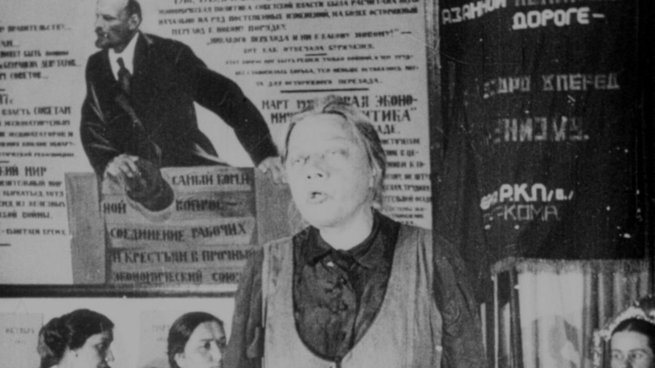 Kino-Pravda No. 22: Lenin is Alive in the Heart of the Peasant. A Film Story