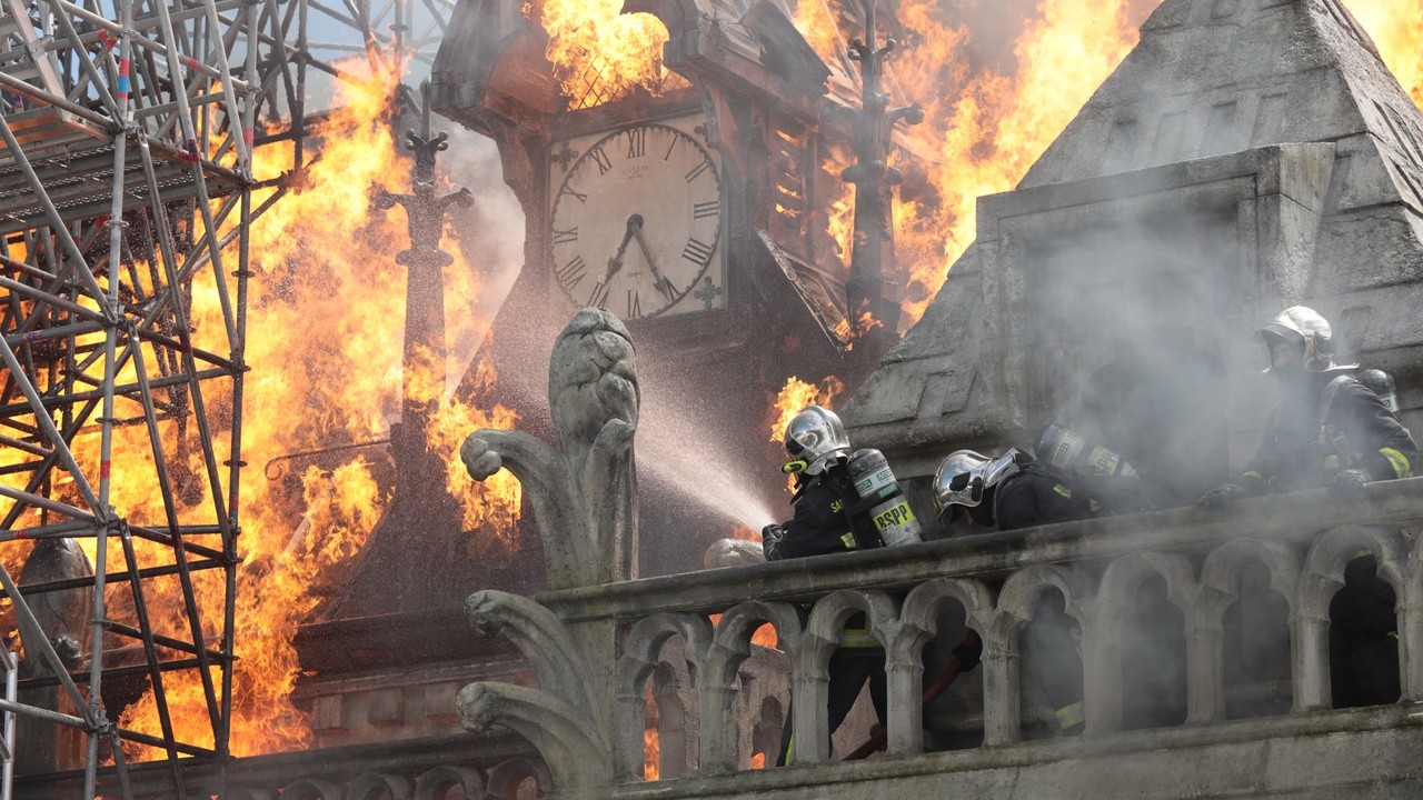 Image du film Notre-Dame brûle