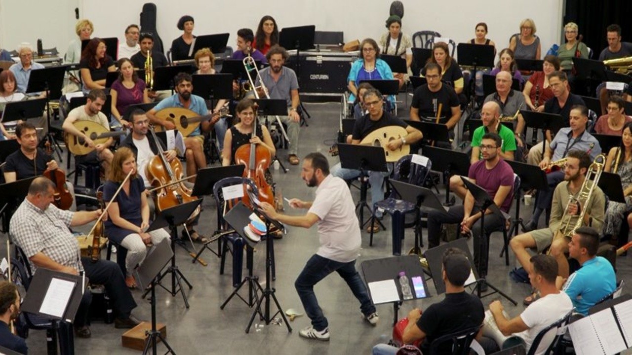 That Orchestra with the Broken Instruments
