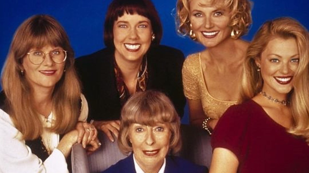 The 5 Mrs. Buchanans