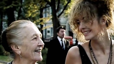 Yon tomonda uxlayotgan yalangoch qiz pornosi Yosh fohisha porno