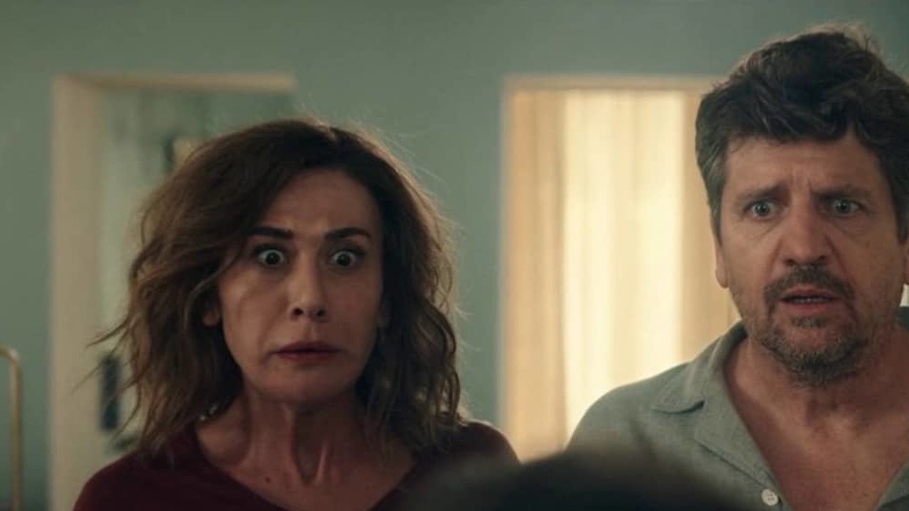 TRAILER Tre Di Troppo 2022 