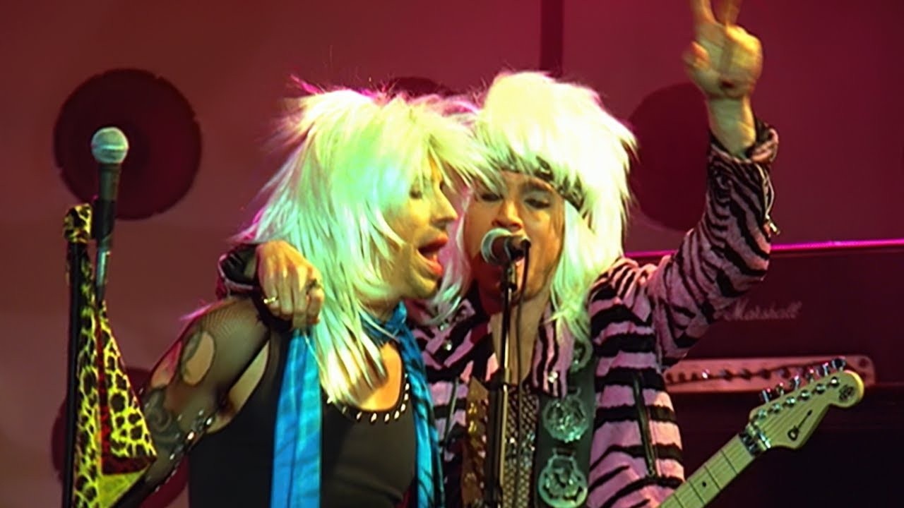Red Hot Chili Peppers: Dani California [MV]