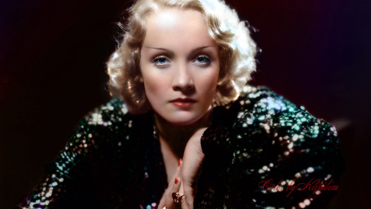 Marlene Dietrich: Shadow and Light