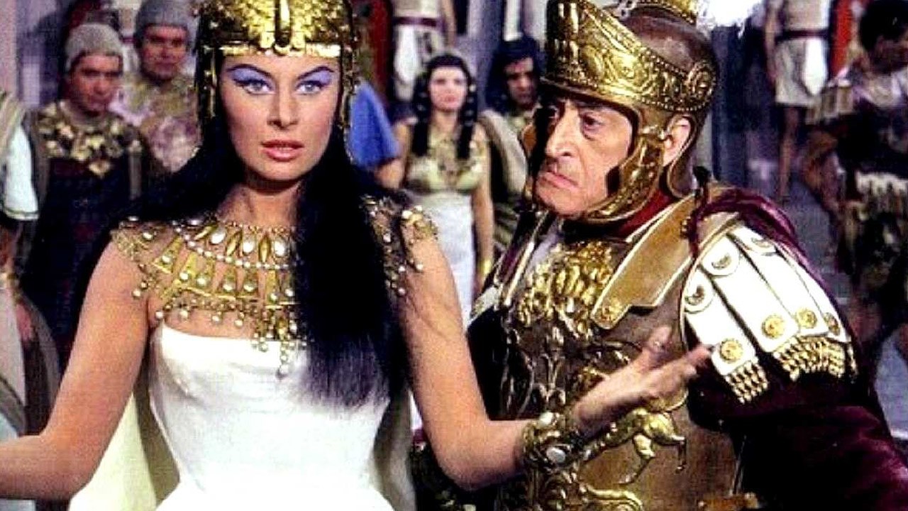 Totò and  Cleopatra