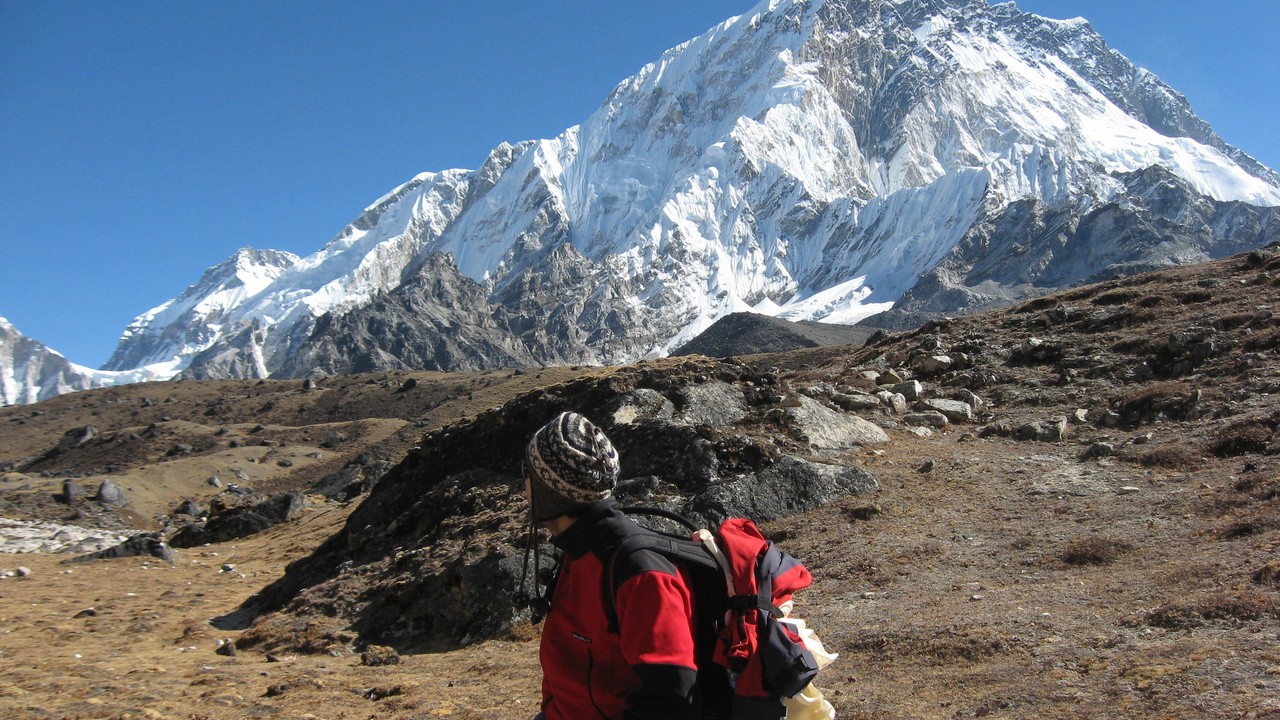 Pasang: In the Shadow of Everest