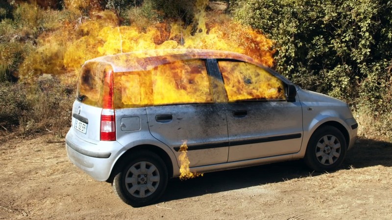Il faut regarder le feu ou brûler dedans