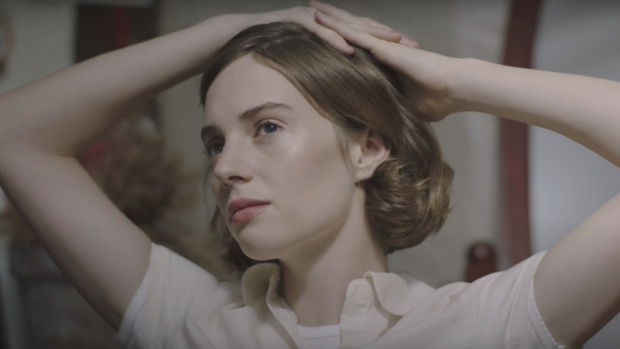 Maya Hawke: Blue Hippo [MV]