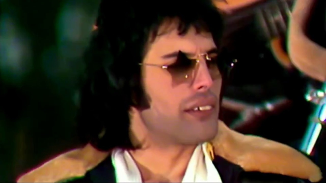 Queen: We Will Rock You [MV]