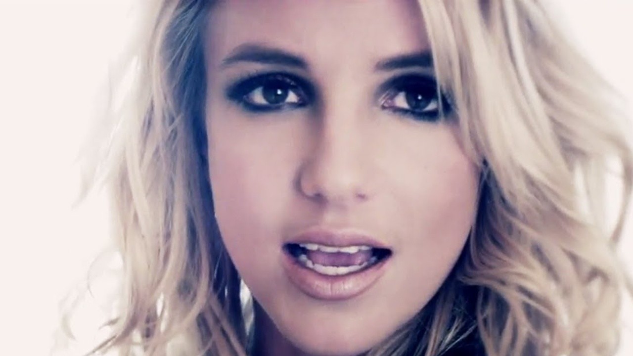 Britney Spears: Criminal [MV]