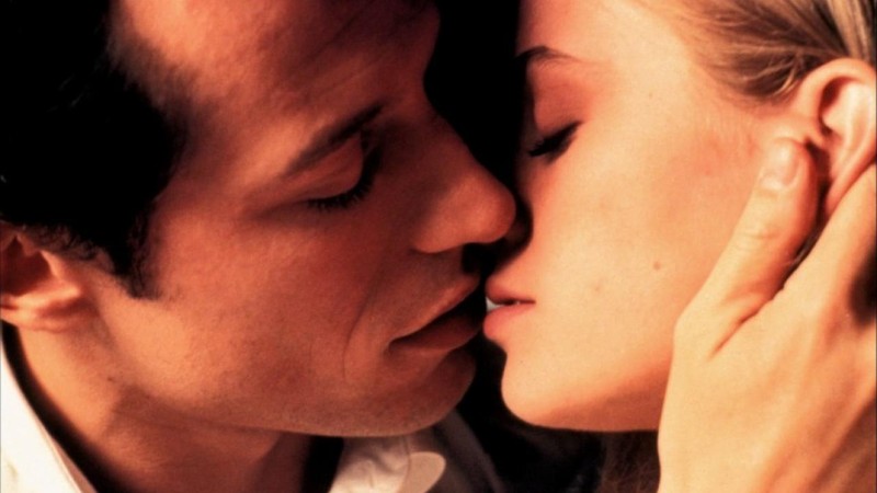 O filme italiano da Netflix que descreve exatamente a confusão de chegar aos 30 — e dói de tão real pensarcontemporaneo.com - O filme italiano da Netflix que descreve exatamente a confusão de chegar aos 30 — e dói de tão real