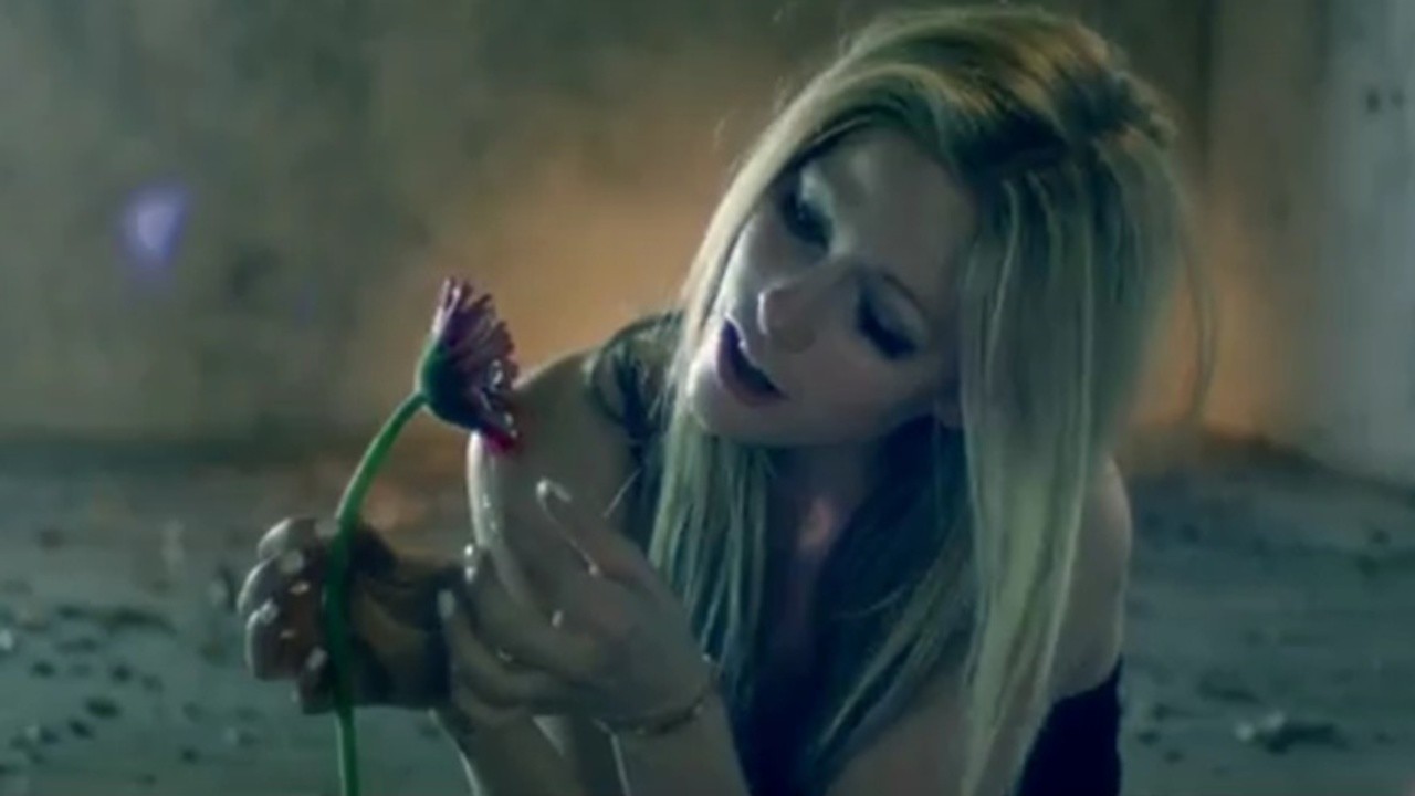 Avril Lavigne: Wish You Were Here [MV]