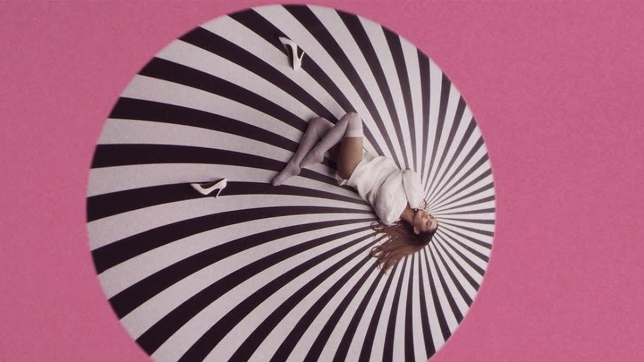 Ariana Grande Feat. Iggy Azalea: Problem [MV]