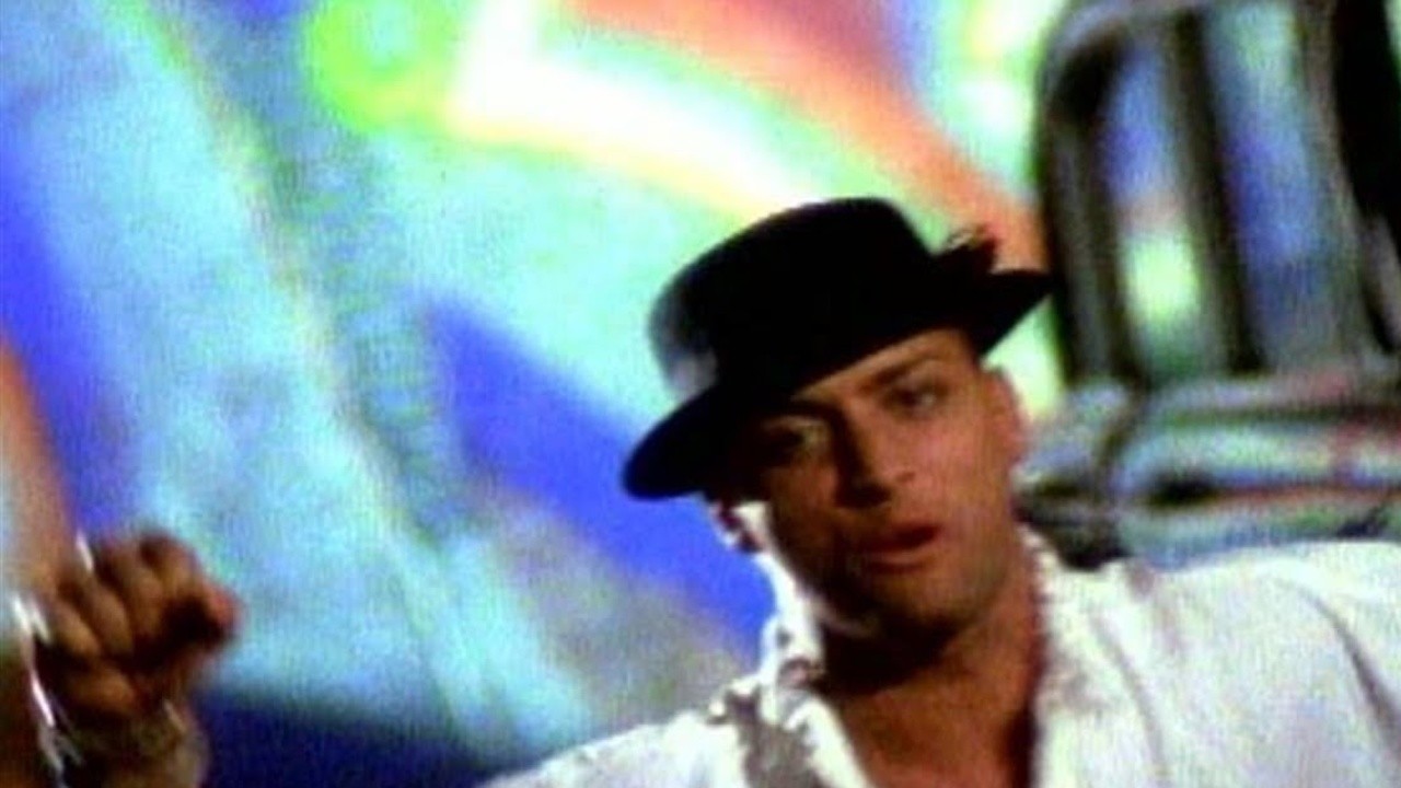 Louie Louie: Sittin' in the Lap of Luxury [MV]