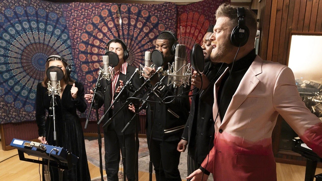 Pentatonix: Around the World for the Holidays