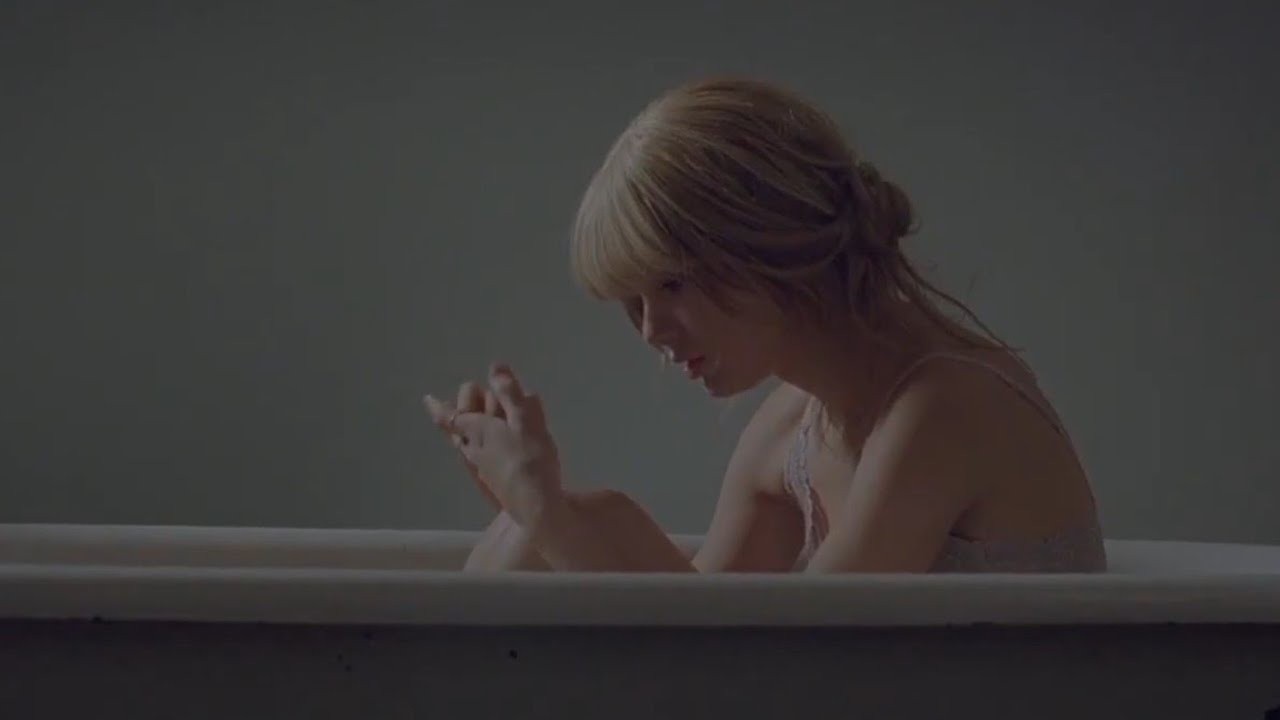 Taylor Swift: Back to December [MV]