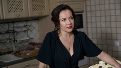 Yubka va paypoqda HD porno Aleksis Texas jinsi shimdagi fotosuratda