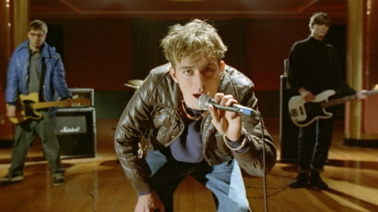 Blur: Charmless Man [MV]