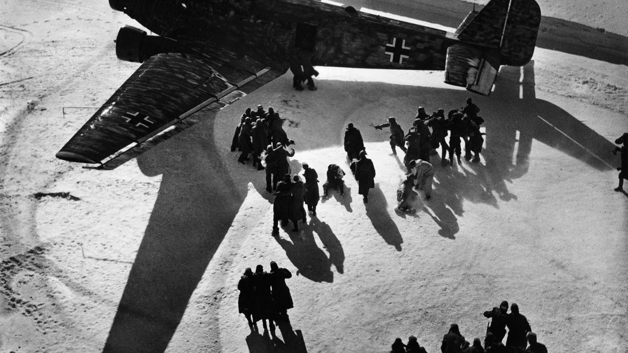 Stalingrad: Dogs, Do You Want to Live Forever?
