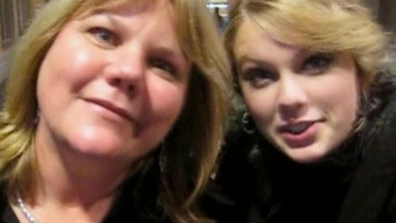 Taylor Swift: I'm Only Me When I'm with You [MV]