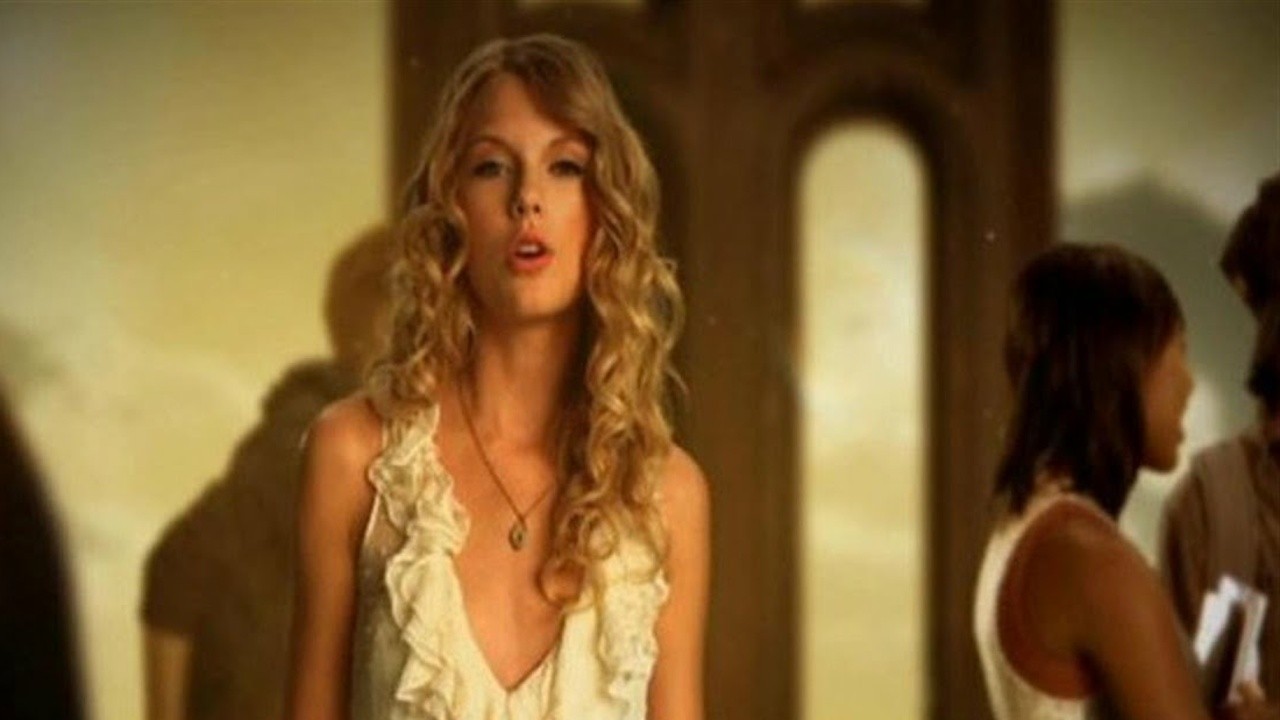 Taylor Swift: Fifteen [MV]