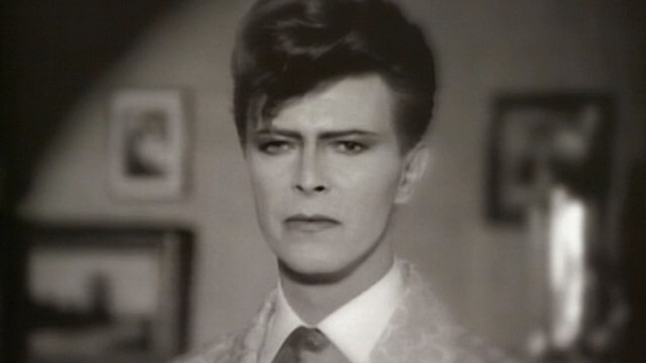 David Bowie: As the World Falls Down [MV]