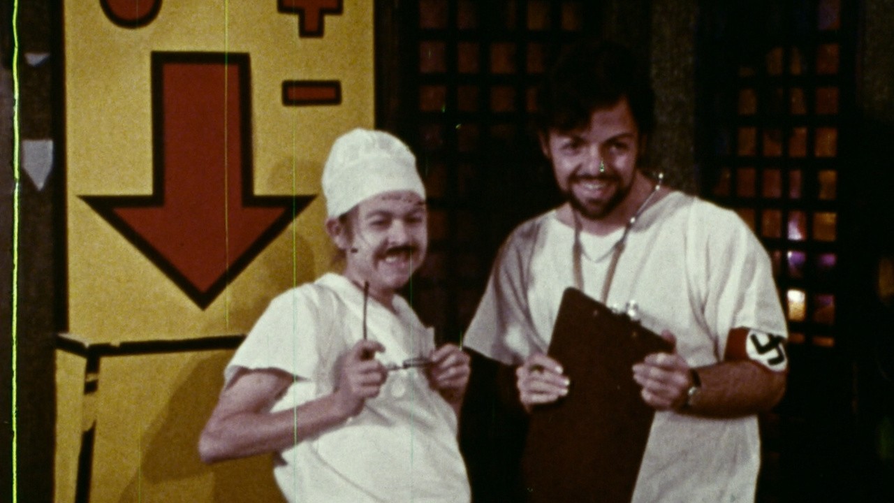 Сексуалды актрисалар жастықты береді