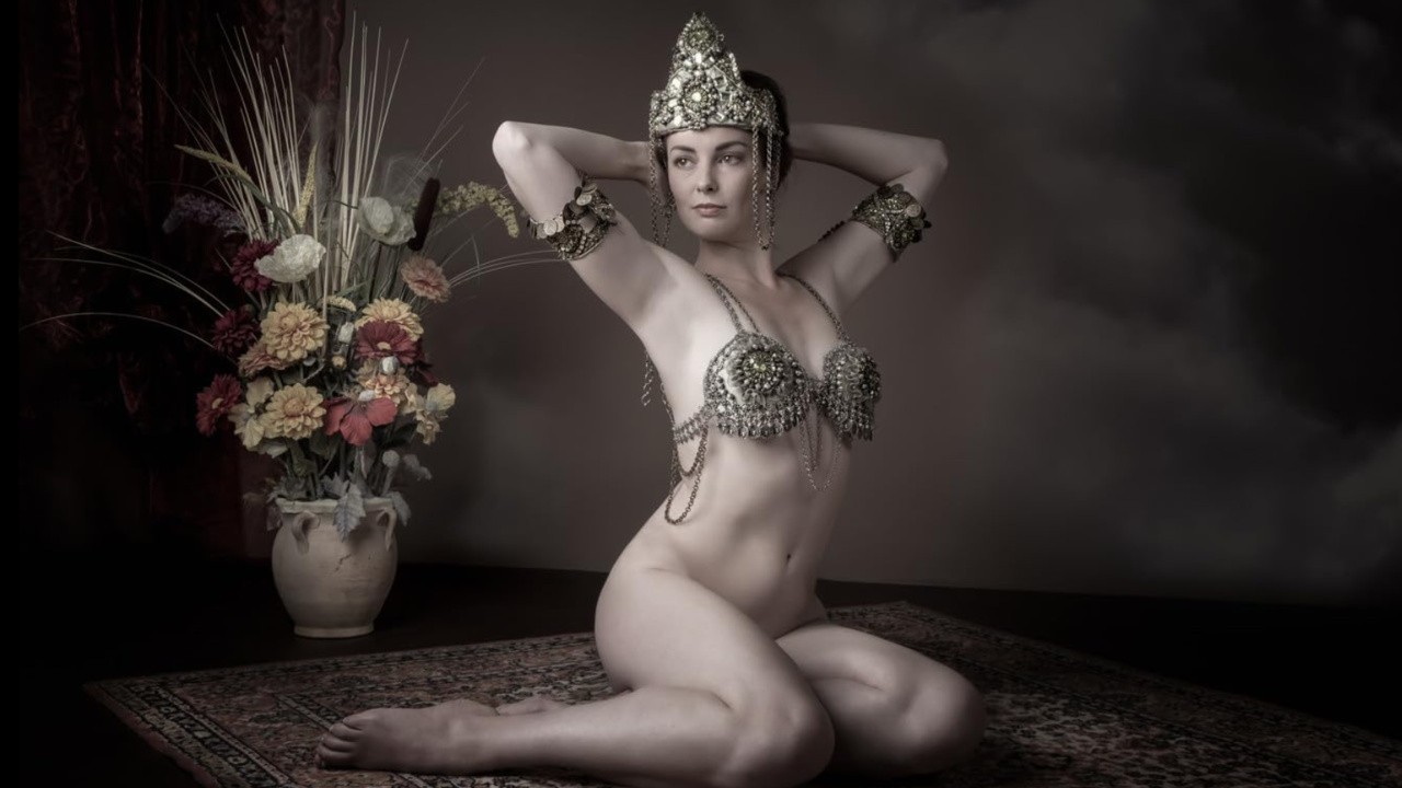 Mata Hari - The Naked Spy