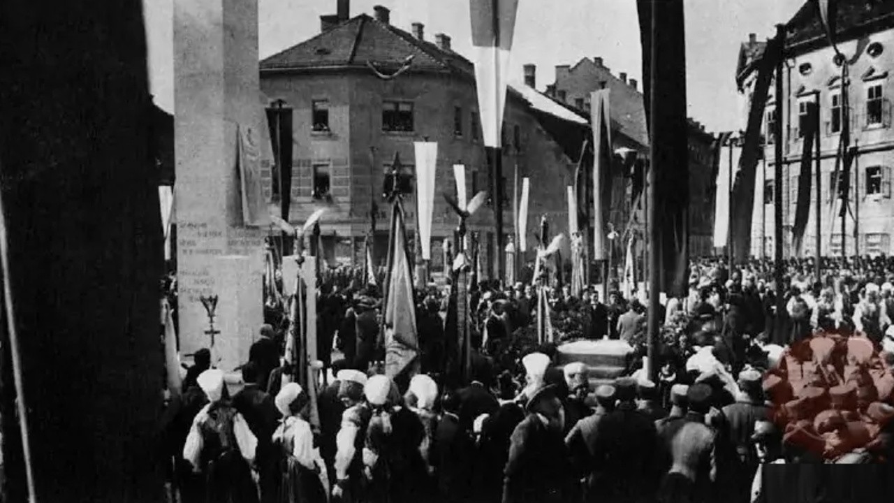 The Unveiling of the Napoleon Column