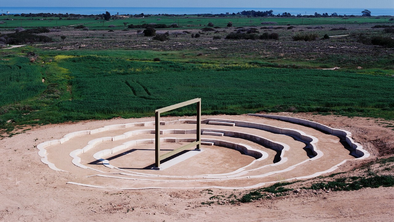 Inside the Outset: Evoking a Space of Passage