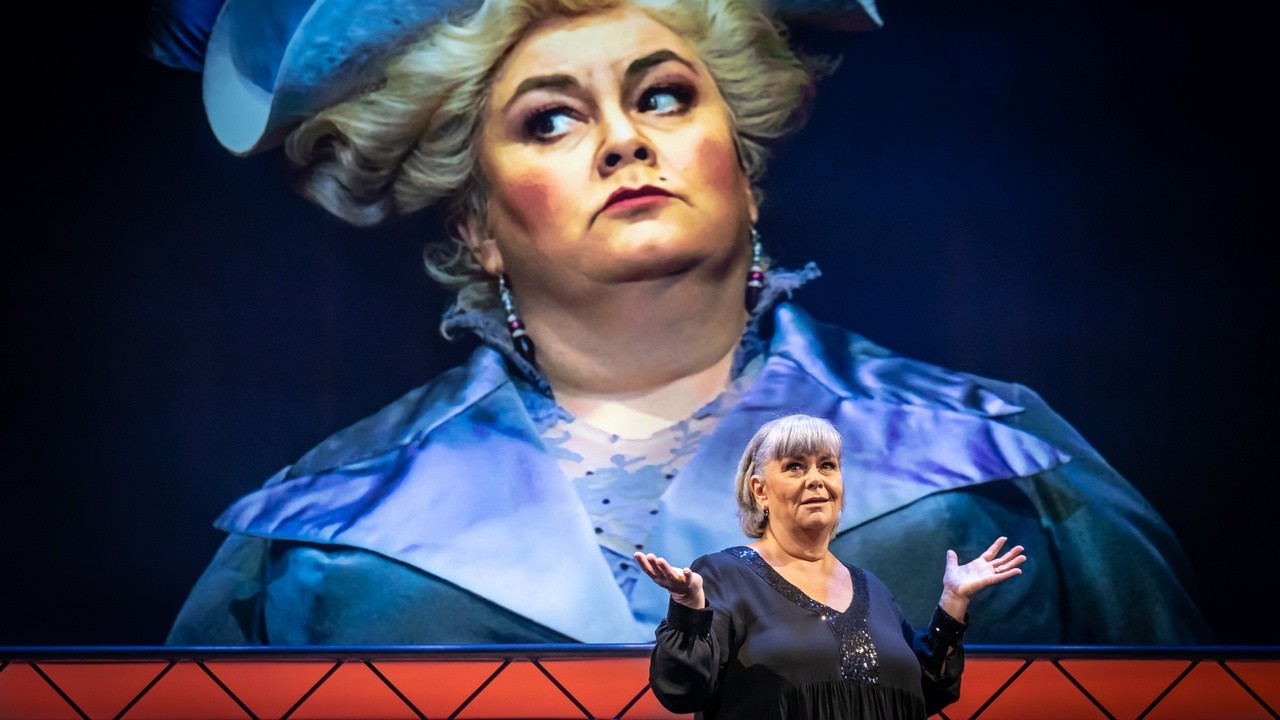 Dawn French Is a Huge Tw*t