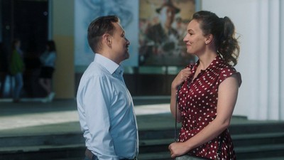 Yangi yil uchun porno, dosti hushidan ketayotganda, uning xotini Vaginal tozalovchi malham