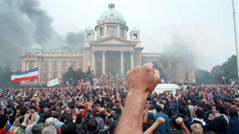 Bringing Down a Dictator