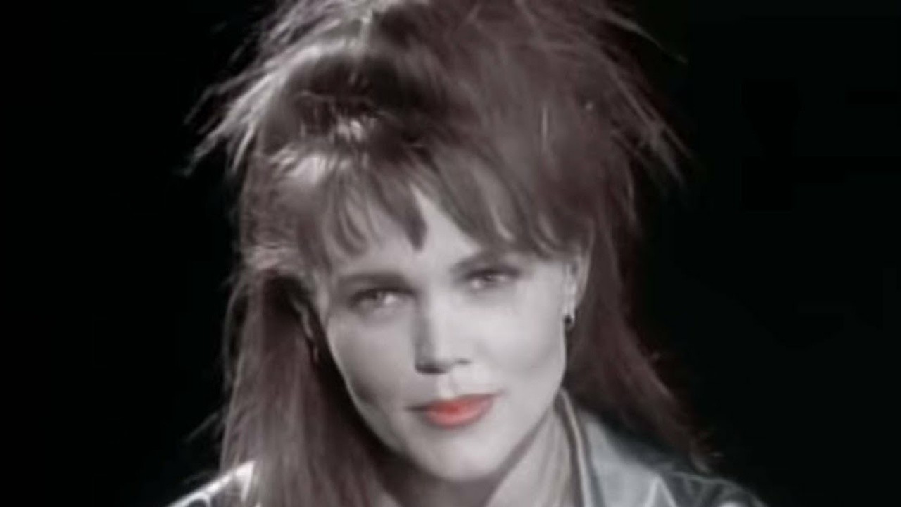 Belinda Carlisle: I Get Weak [MV]