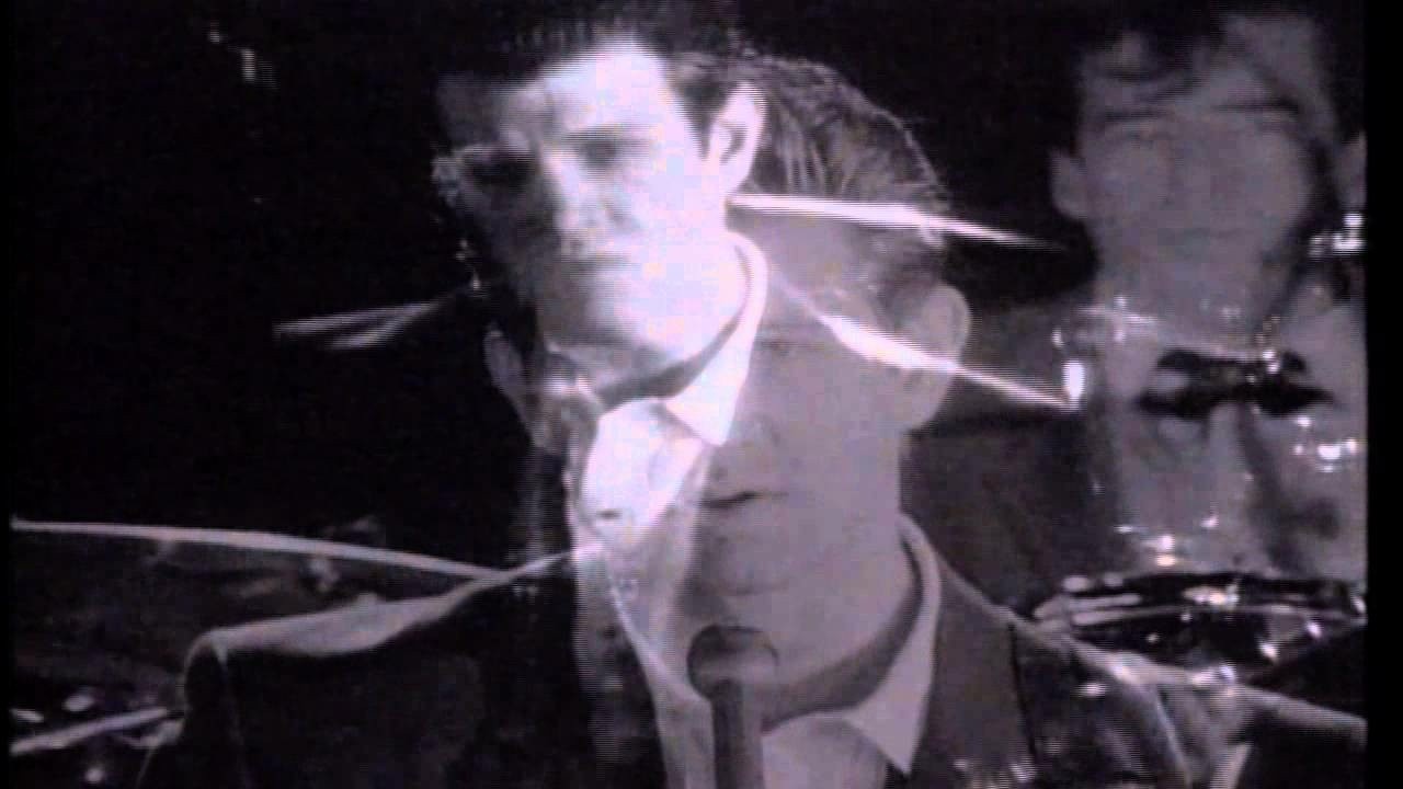 Chris Isaak: Blue Hotel [MV]