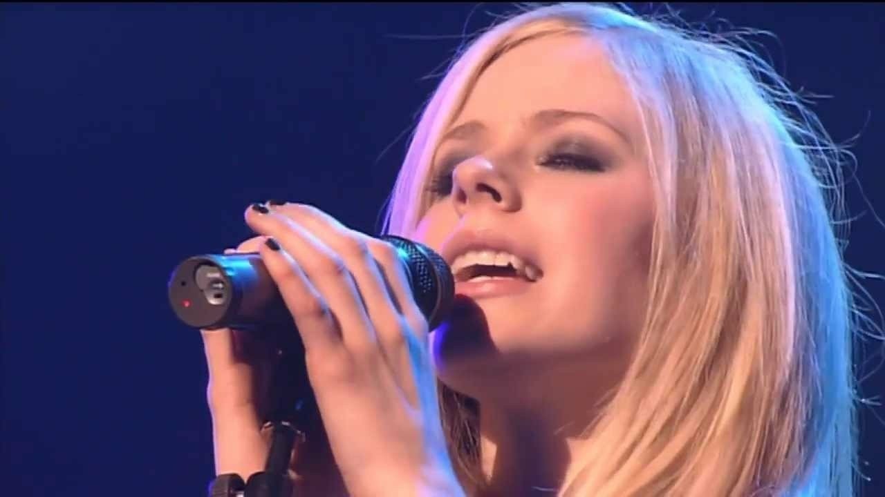 Avril Lavigne: Bonez Tour 2005 Live at Budokan