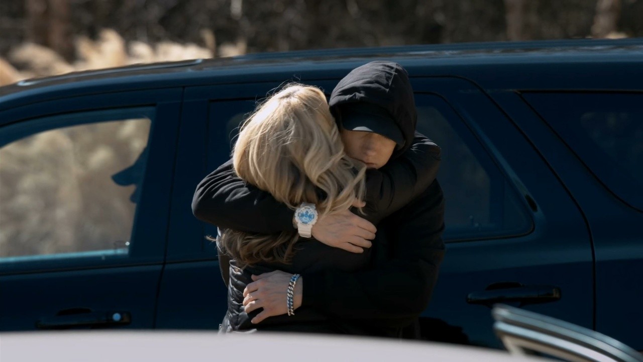 Eminem Feat. Nate Ruess: Headlights [MV]