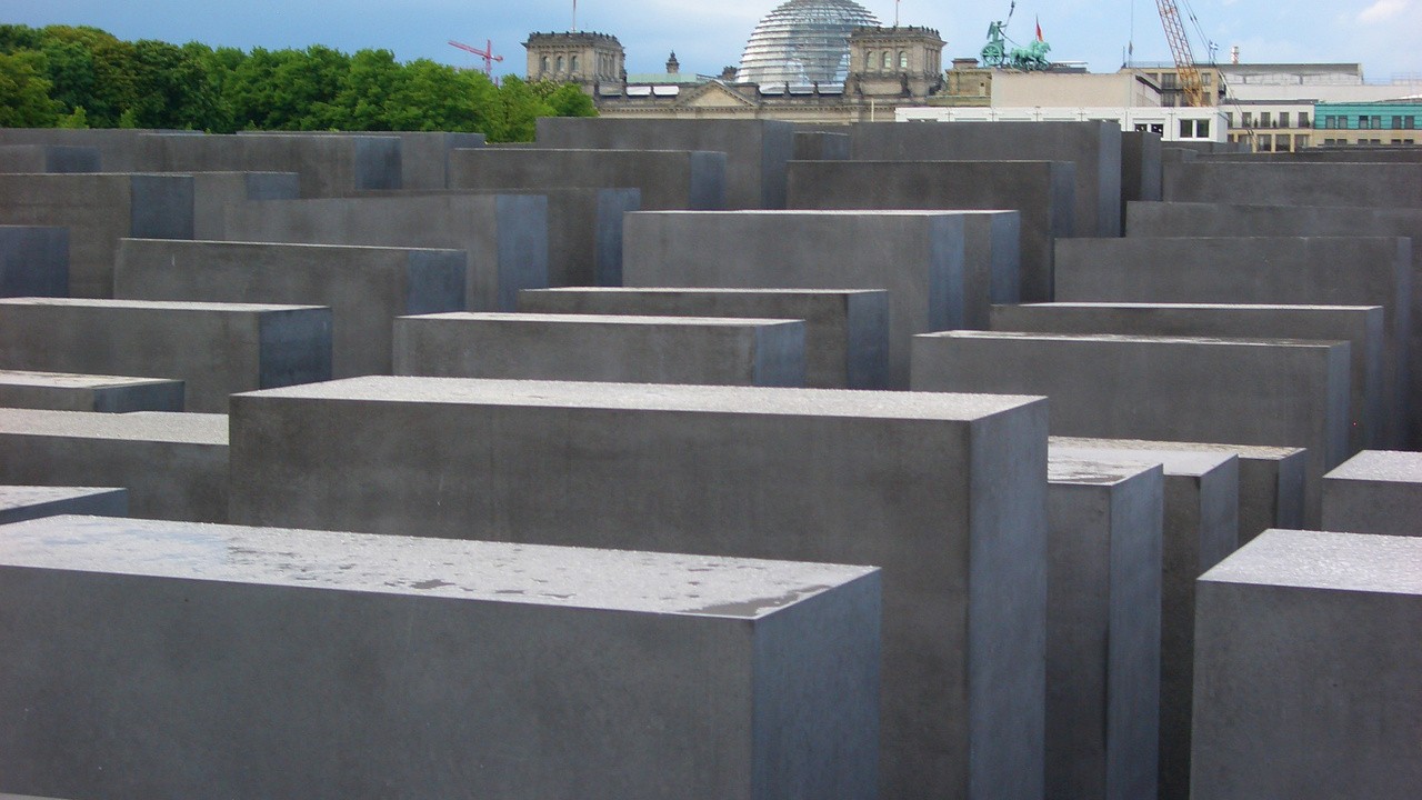 Peter Eisenman: Building Germany's Holocaust Memorial