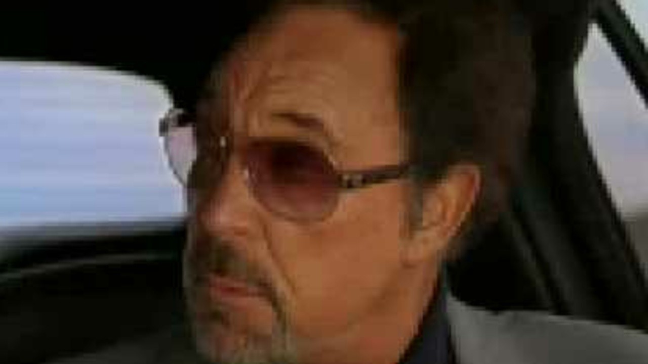 Vanessa Jenkins & Bryn West feat. Tom Jones & Robin Gibb: (Barry) Islands in the Stream [MV]