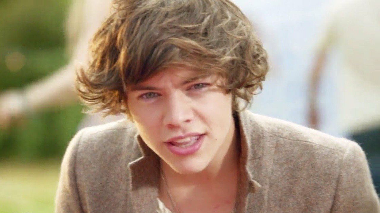 One Direction: Live While We're Young [MV]