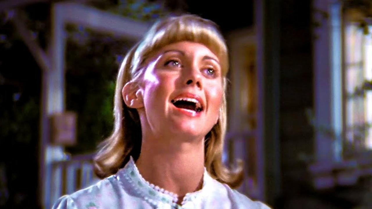 Olivia Newton-John: Hopelessly Devoted to You [MV]