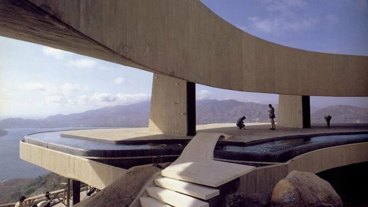 Infinite Space: The Architecture of John Lautner