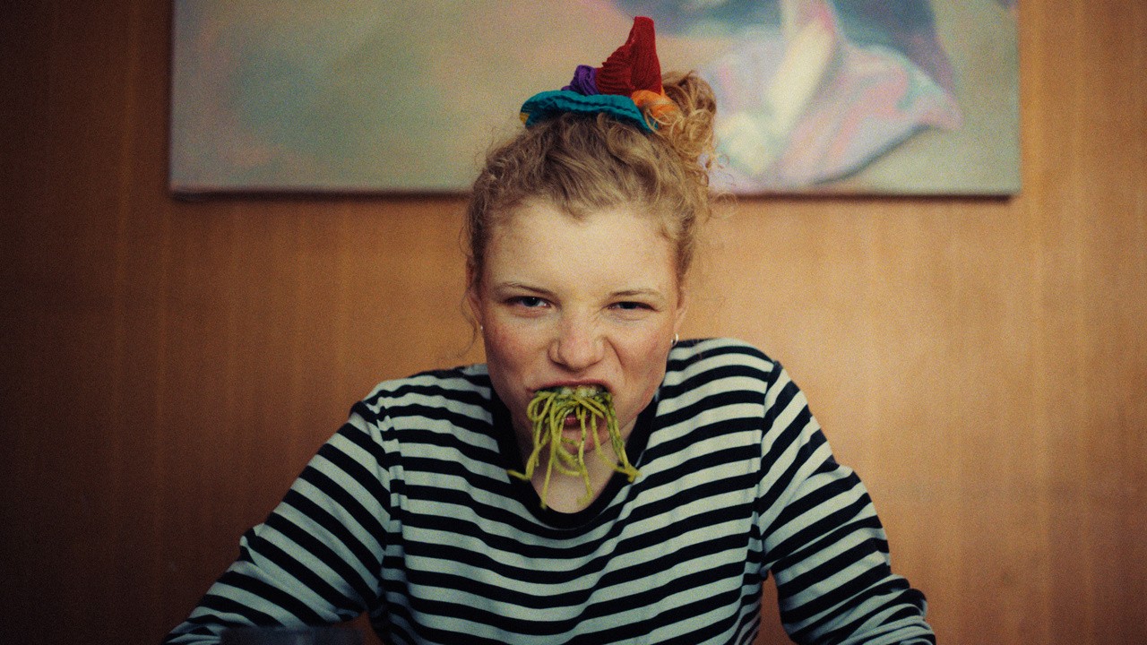 Image du film How to Be Normal and the Oddness of the Other World