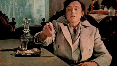 Ular uni barcha teshiklarda yirtib tashlashdi Yalangoch ayollar toplamlari