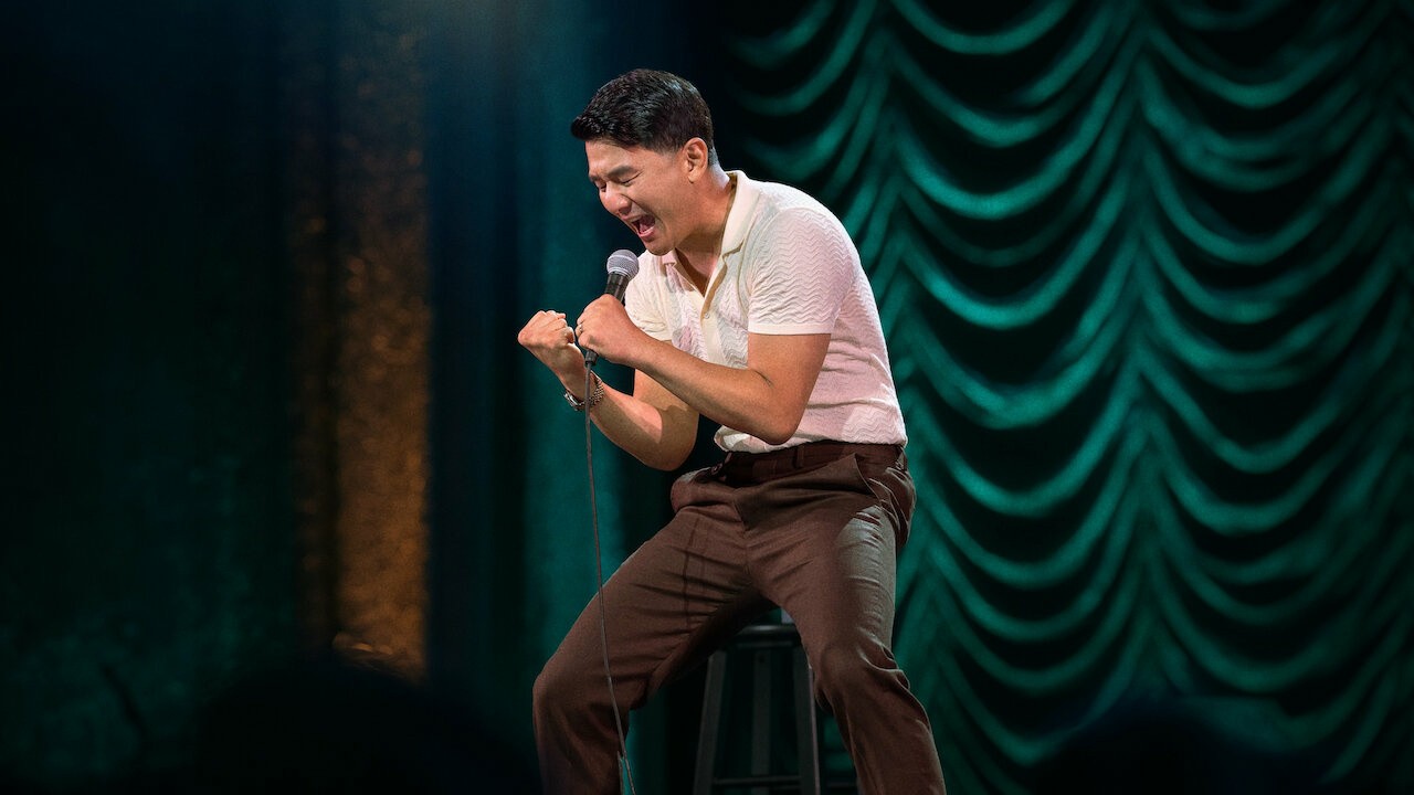 Ronny Chieng: Love to Hate It