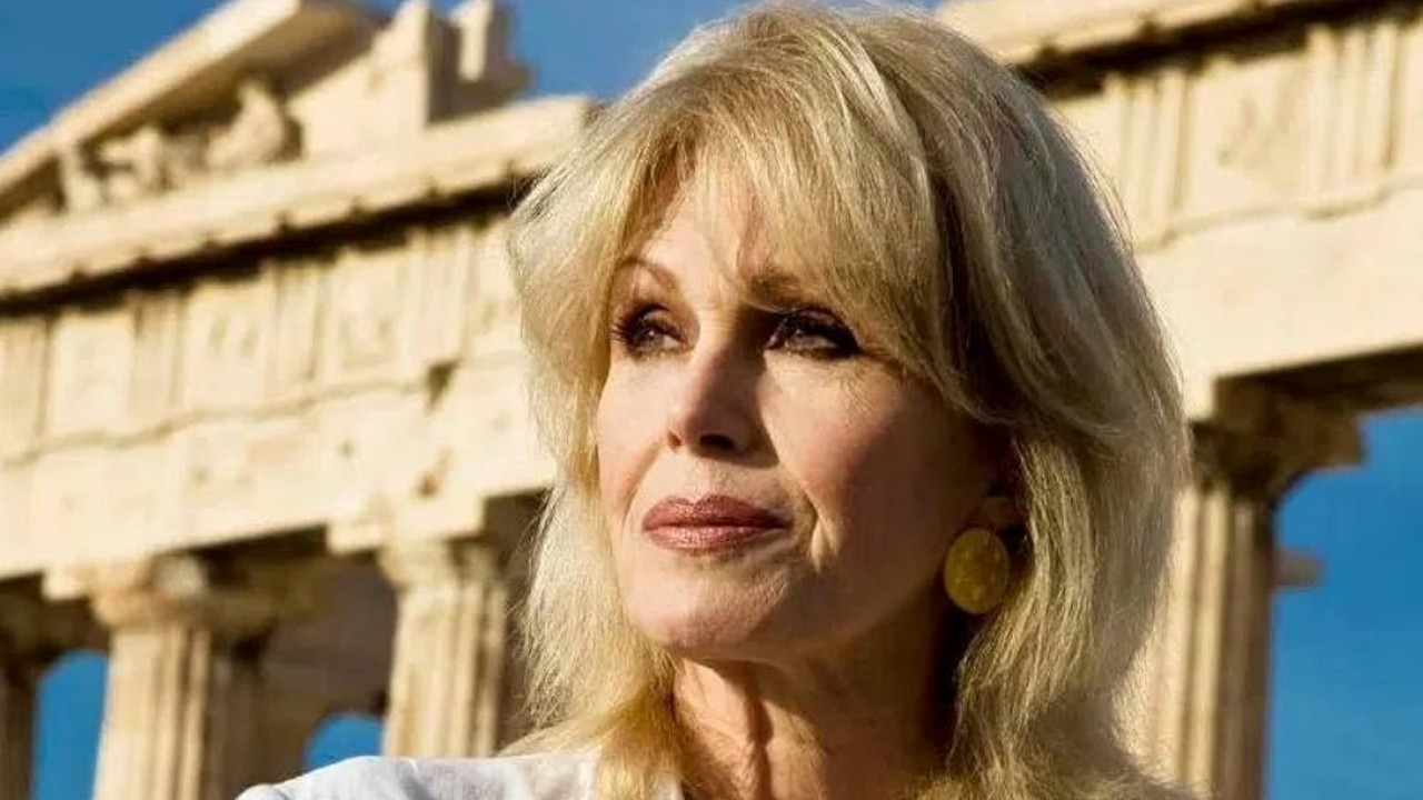 Joanna Lumley's Postcards