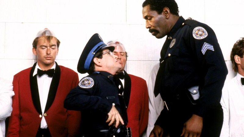 Loca academia de policía III