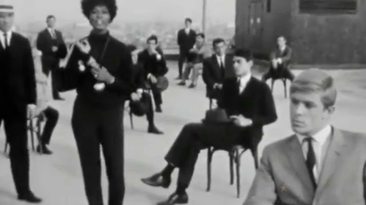 Dionne Warwick: Walk on By [MV]