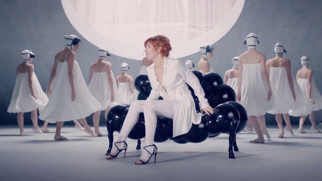 Mylène Farmer: Lonely Lisa [MV]